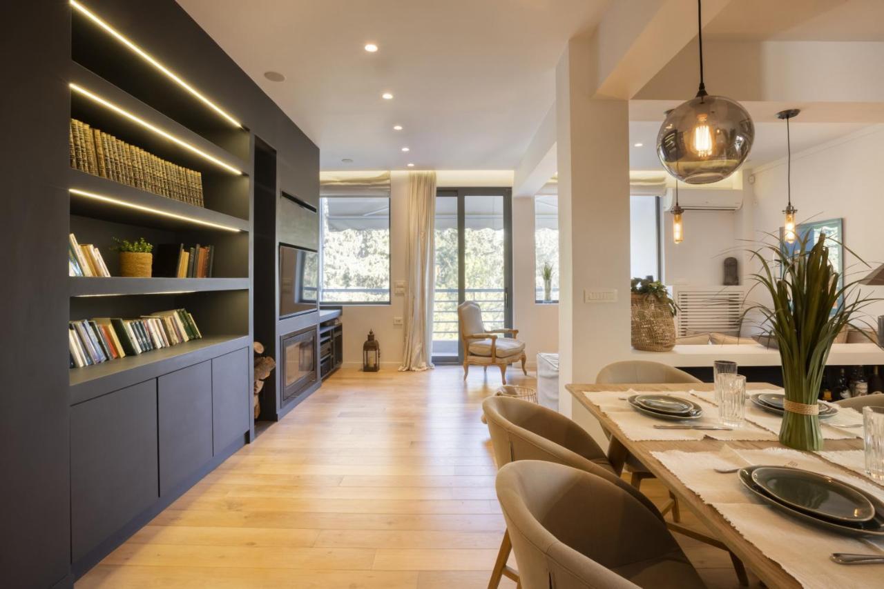 Elegant, Chic, Hip 2 Bedroom W/ Forest View In Athens! Bagian luar foto