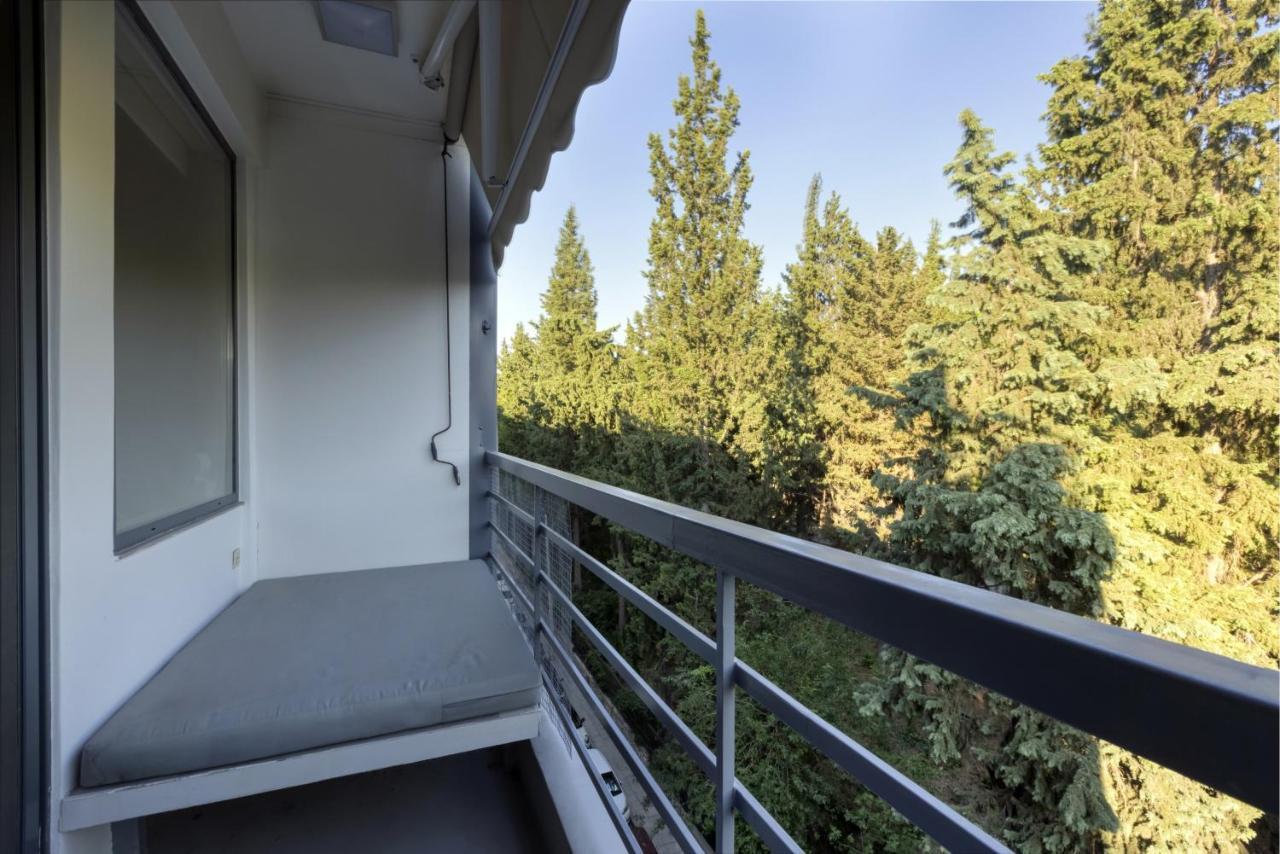 Elegant, Chic, Hip 2 Bedroom W/ Forest View In Athens! Bagian luar foto