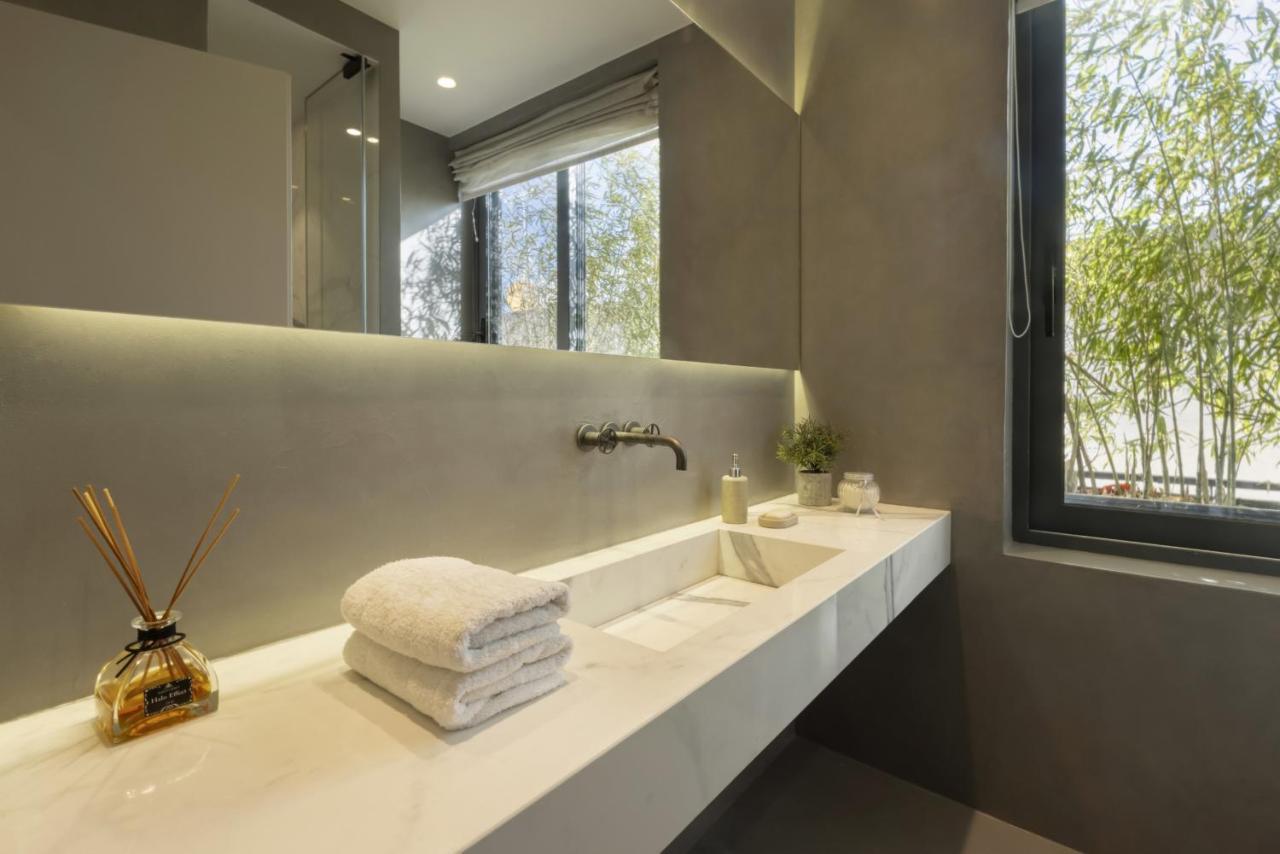 Elegant, Chic, Hip 2 Bedroom W/ Forest View In Athens! Bagian luar foto